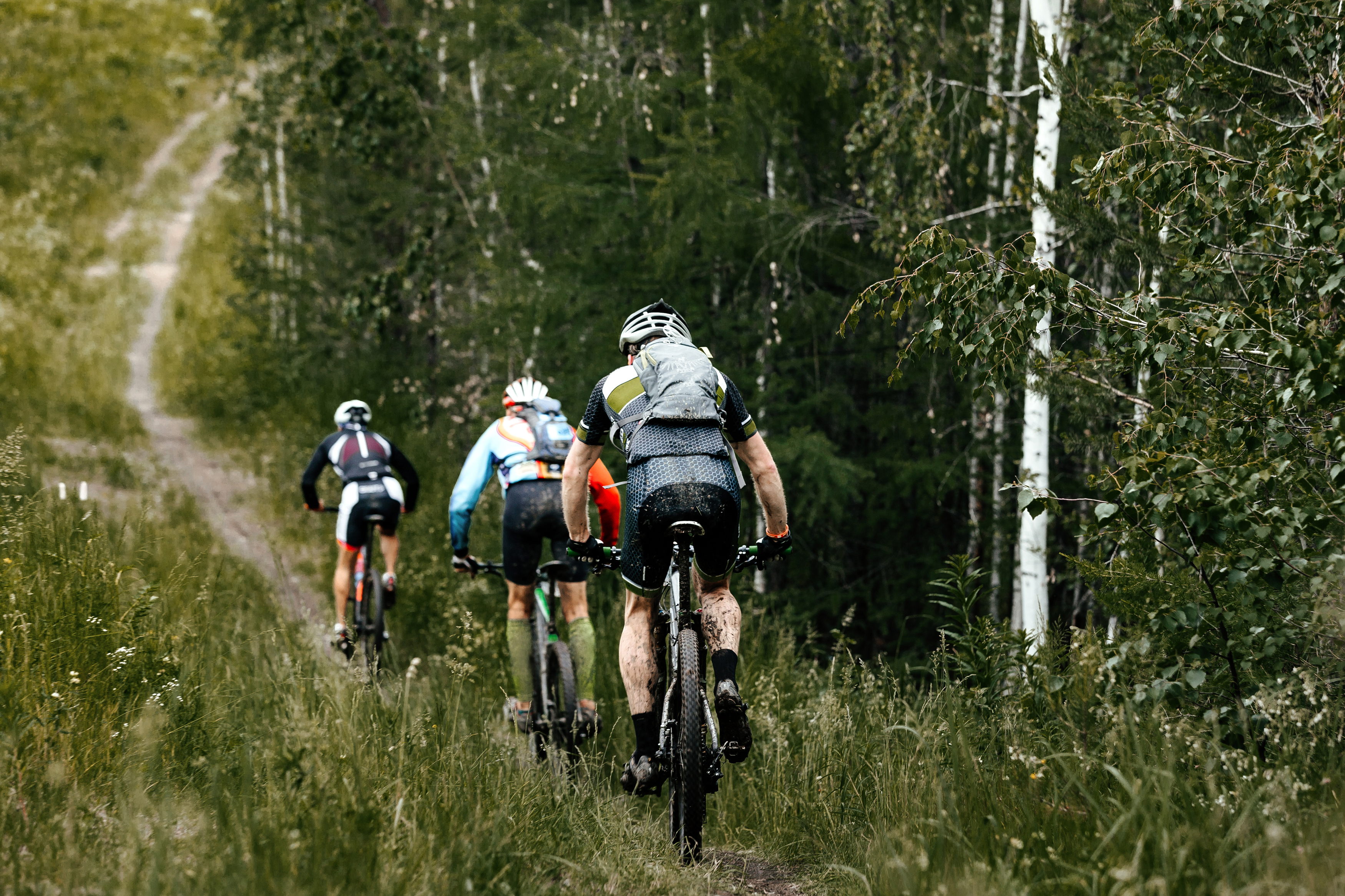 Aventura en bicicleta de montaña